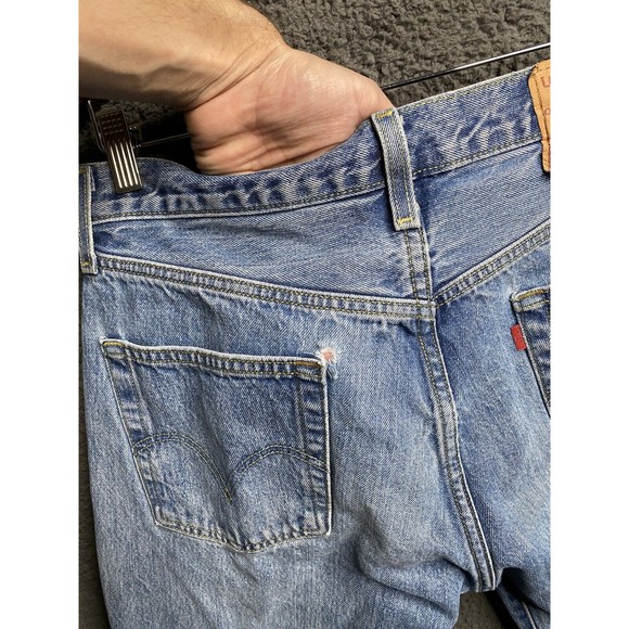 Vintage Y2K Levi's 501 Button Fly Denim Jeans (measured 32x34) Light Wash - Picture 3 of 16